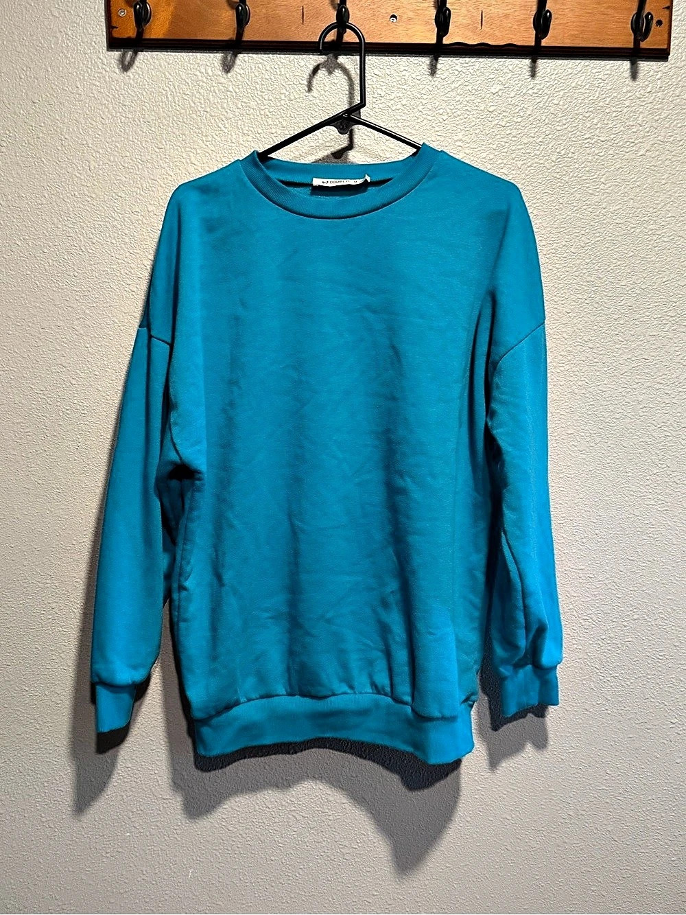DOUBLJU Crewneck Sweatshirt in Blue Size Medium Like New